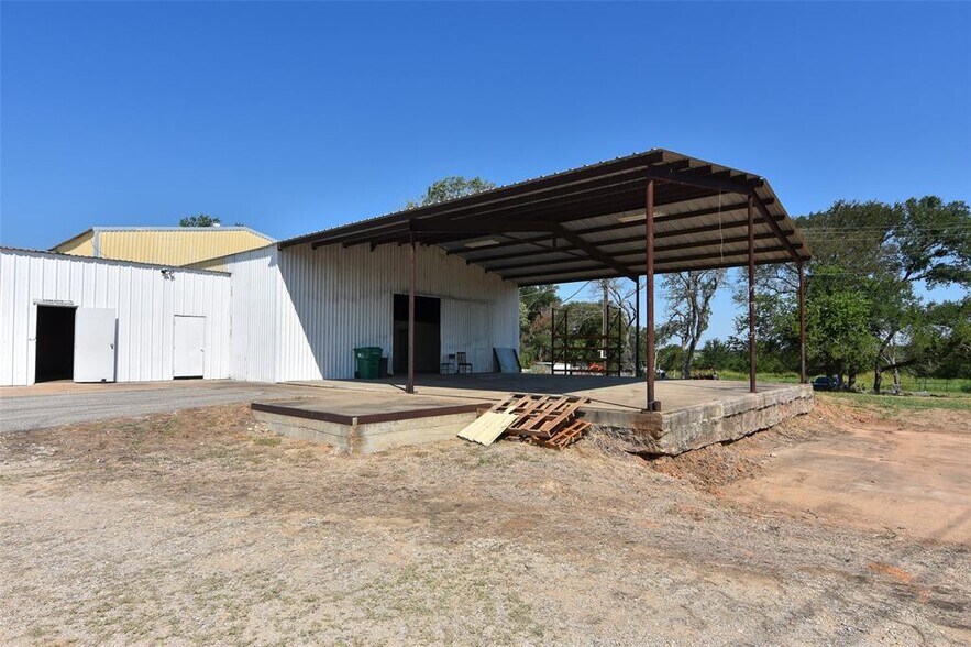 More Photos Of 3554 S Robinson Dr, Robinson Warehouse For Sale