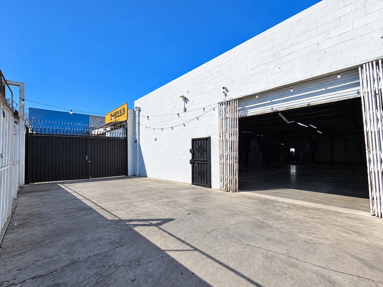 More Photos Of 1100 E 11th St, Los Angeles Warehouse For Sale