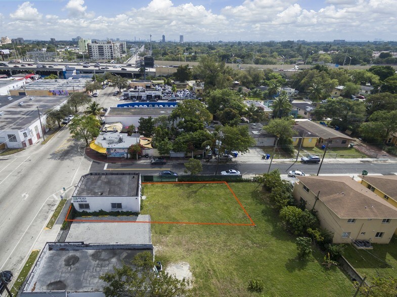 More Photos Of 660-680 NW 71st St, Miami Warehouse For Sale