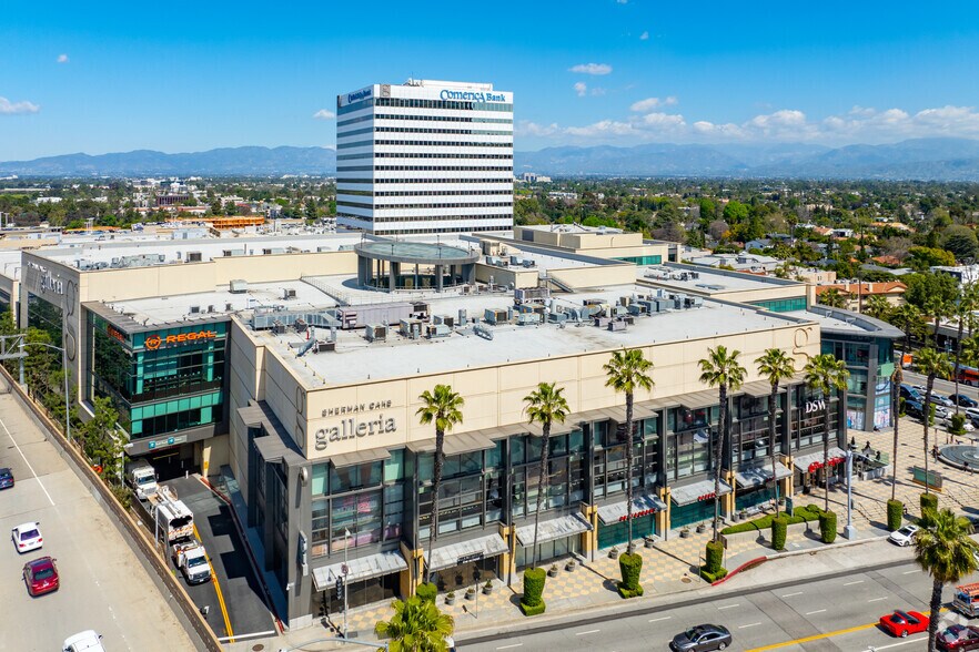 More Photos Of 15301 Ventura Blvd, Sherman Oaks Coworking Space