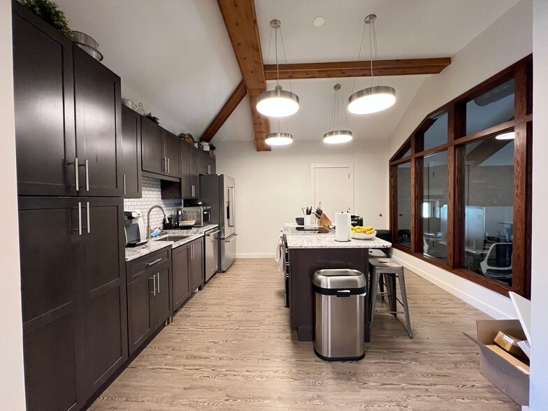 More Photos Of 94 N Broadway, Irvington Office For Lease