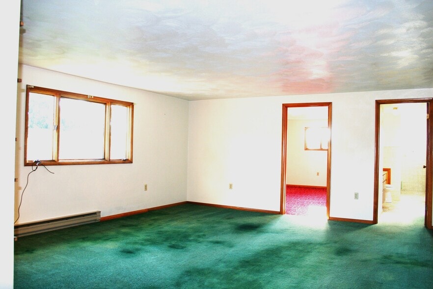 More Photos Of 208 Theatre Rd, Carrolltown Apartments For Sale