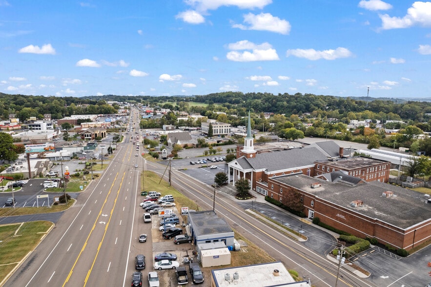 More Photos Of 6212 Kingston Pike, Knoxville Auto Repair For Sale