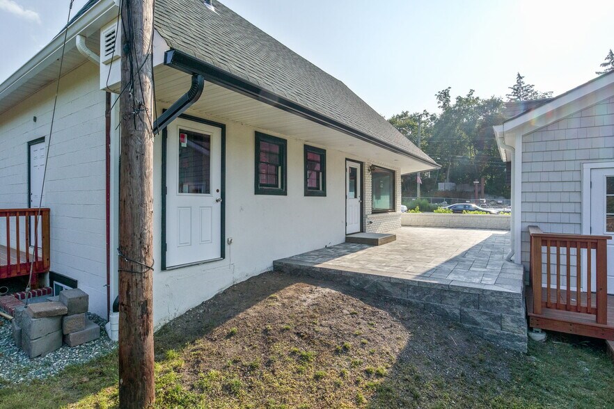 More Photos Of 192 Ny-17, Tuxedo Park Restaurant For Lease