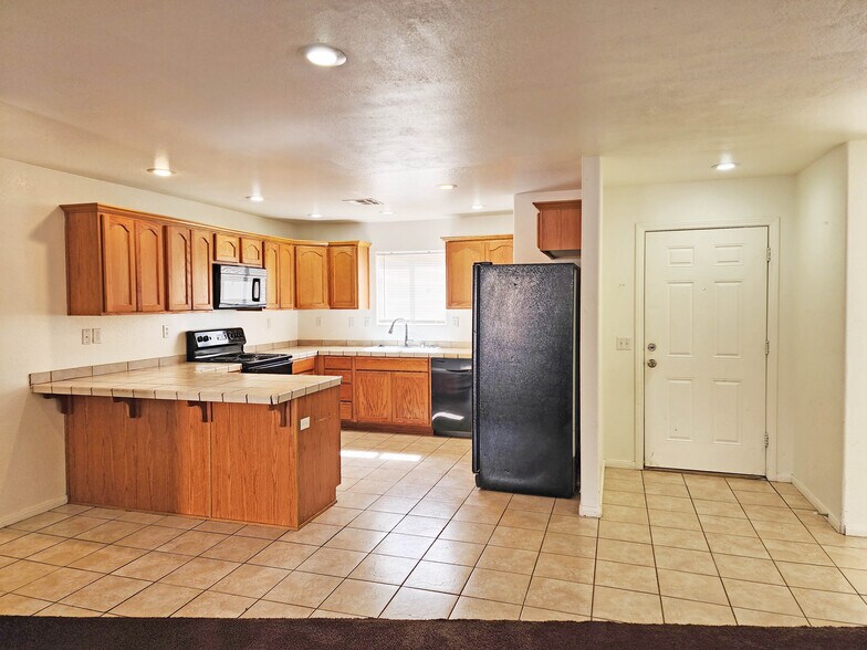 More Photos Of 1951 Teepee Rd, Pahrump Apartments For Sale