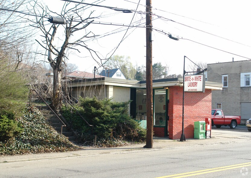 More Photos Of 335 Pittsburgh St, Springdale Storefront For Lease