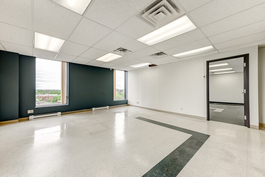 More Photos Of 1851 Rue Sherbrooke E, Montréal Medical For Lease