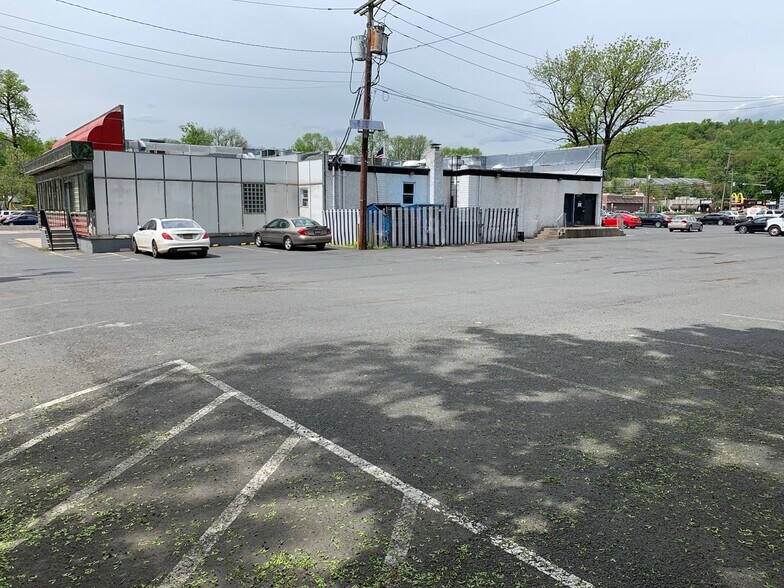 More Photos Of 1928 US Highway 22, Scotch Plains General Retail For Sale