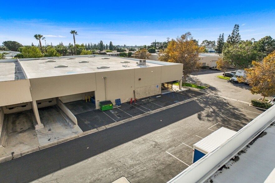 More Photos Of 350 E Crowther Ave, Placentia Warehouse For Lease