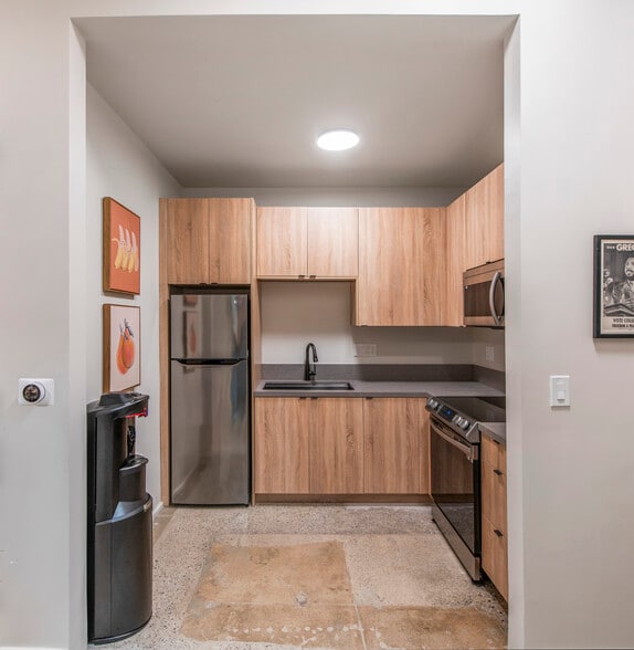 More Photos Of 179-181 Culver Blvd, Playa Del Rey Office Residential For Sale