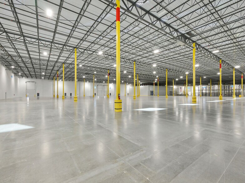 More Photos Of 2825 Riverside Pky, Grand Junction Warehouse For Lease