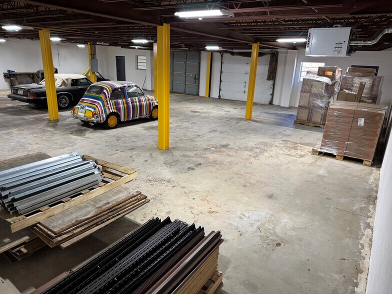 More Photos Of 179 Pennsylvania Ave, Malvern Warehouse For Lease