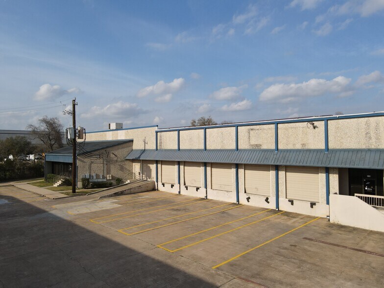 More Photos Of 8700 Clay Rd, Houston Unknown For Lease