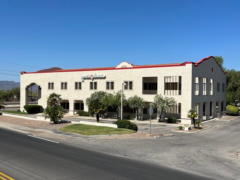 More Photos Of 7225 N Mona Lisa Rd, Tucson Medical For Lease