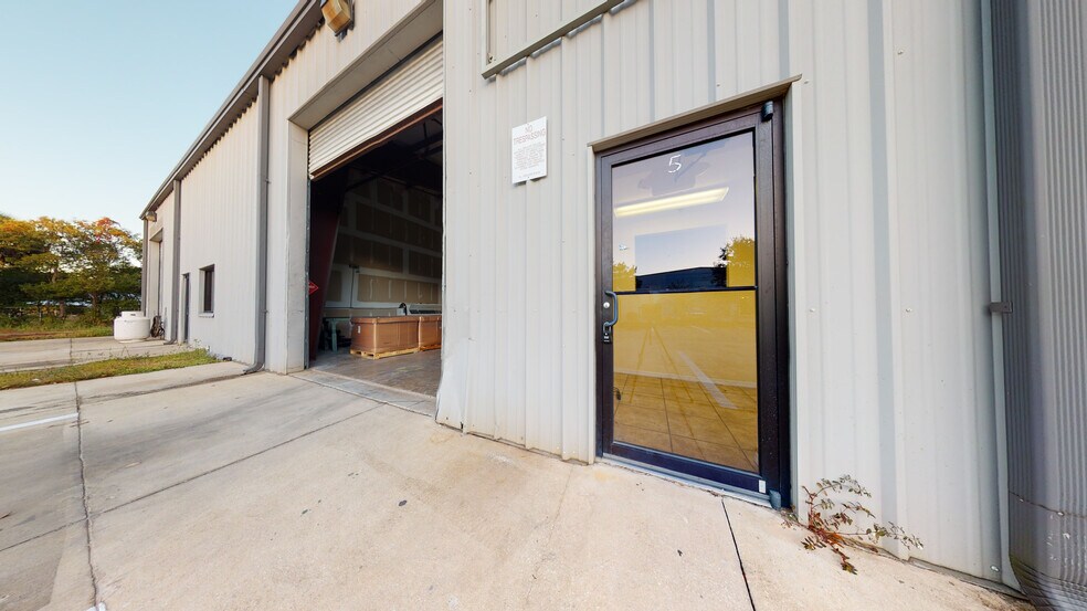 More Photos Of 1857 Patterson Ave, Deland Warehouse For Lease