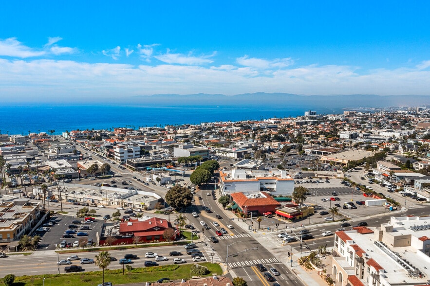 More Photos Of 124 Palos Verdes Blvd, Redondo Beach Apartments For Sale