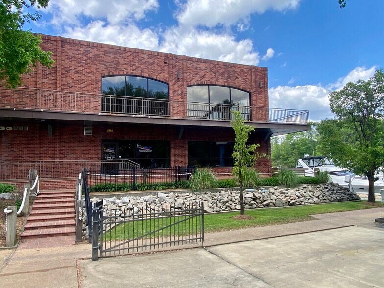 Primary Photo Of 13200 Marina Way, Woodbridge Office For Lease