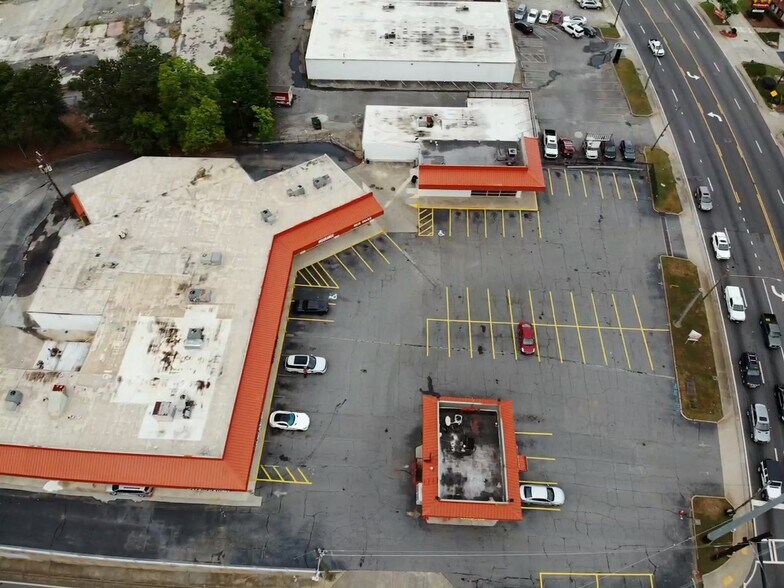 More Photos Of 4002 Lawrenceville Hwy, Tucker Storefront For Lease