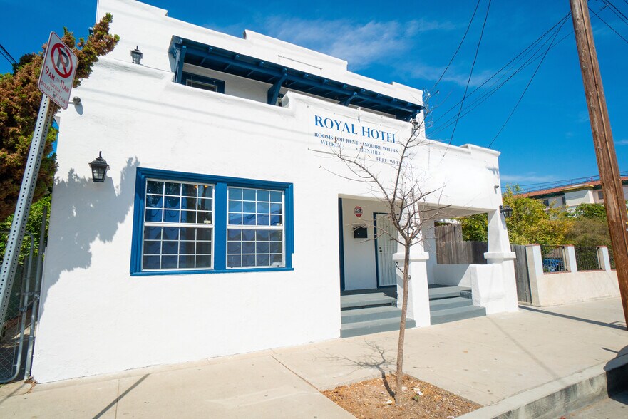 Primary Photo Of 238 W 10th St, San Pedro Hotel For Sale