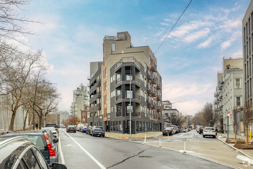 More Photos Of 494 Manhattan Ave, Brooklyn Apartments For Lease