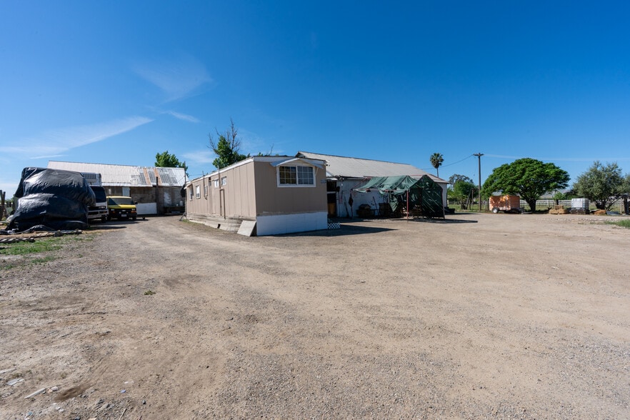 More Photos Of 23429 Highway 152, Los Banos Land For Sale