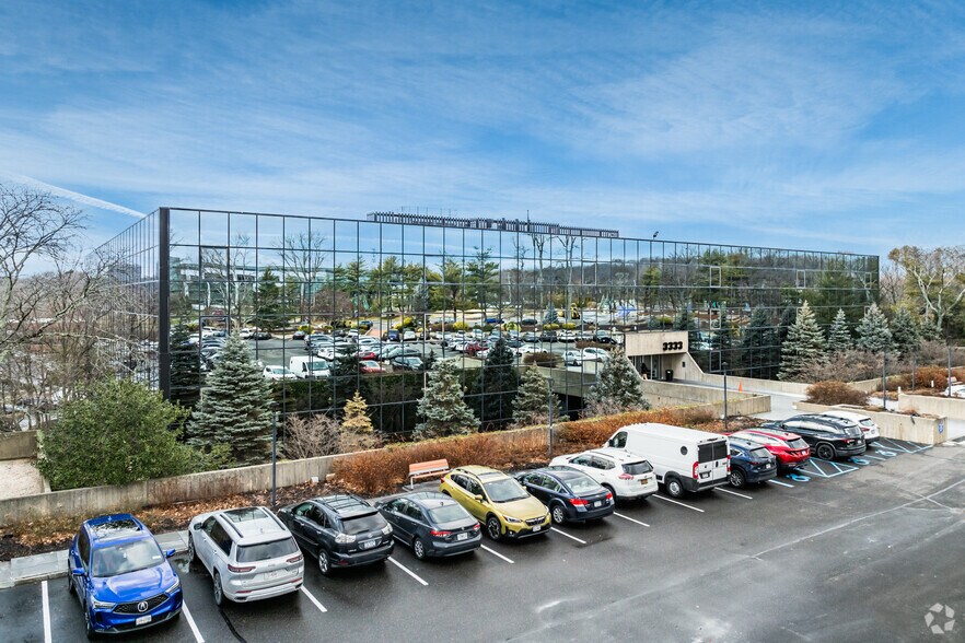 More Photos Of 3333 New Hyde Park Rd, New Hyde Park Unknown For Lease