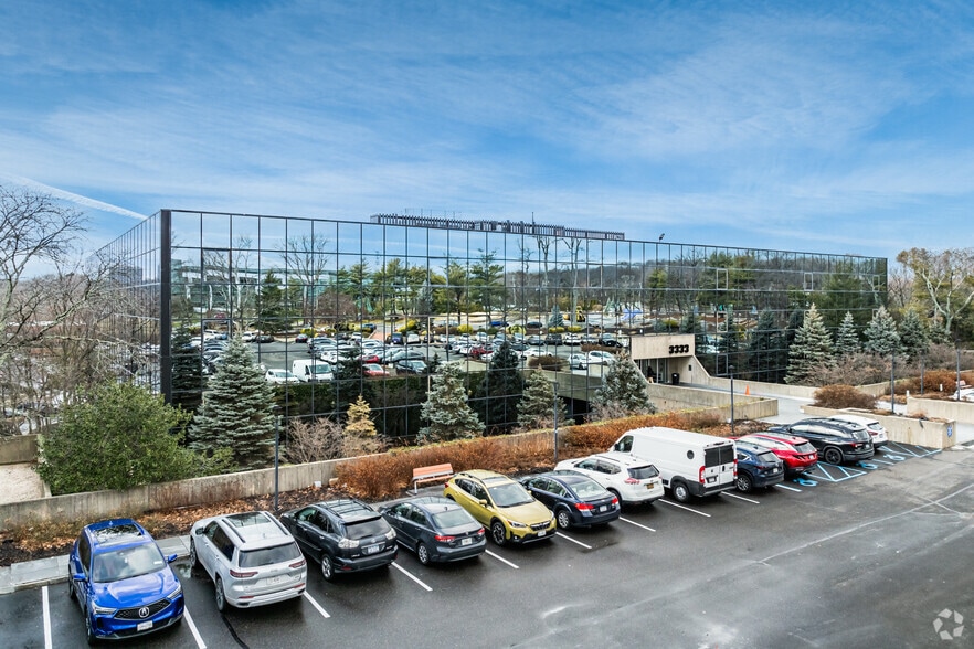 More Photos Of 3333 New Hyde Park Rd, New Hyde Park Unknown For Lease