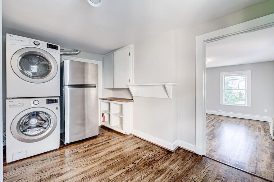 More Photos Of 206 Loudoun St Sw, Leesburg Apartments For Sale