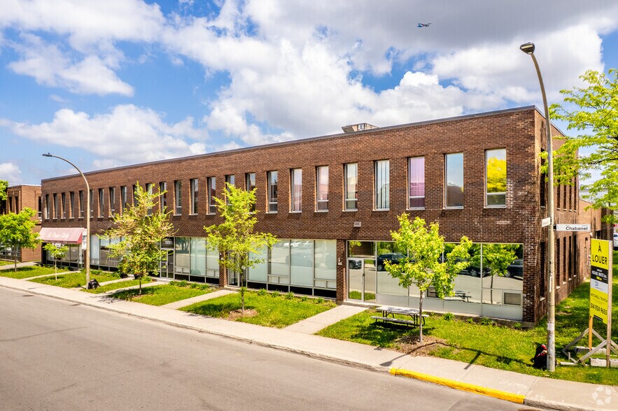 Primary Photo Of 1550-1590 Rue Chabanel O, Montréal Warehouse For Lease