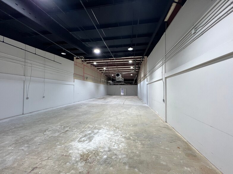 More Photos Of 402-424 Pryor Dr, Chattanooga Warehouse For Lease