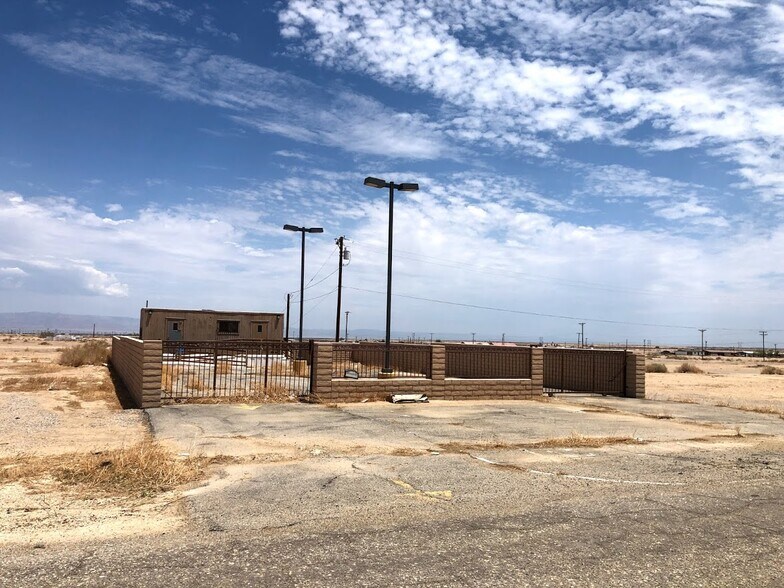 Primary Photo Of 1972 Thomas R Cannell Rd, Thermal Parking Lot For Sale