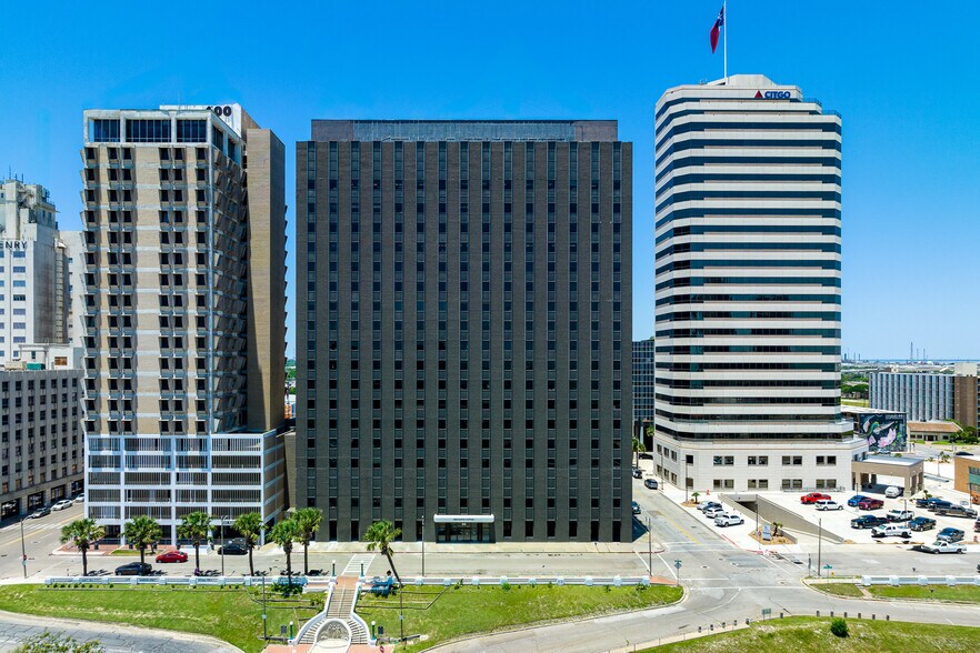 More Photos Of 615 N Upper Broadway St, Corpus Christi Office For Sale