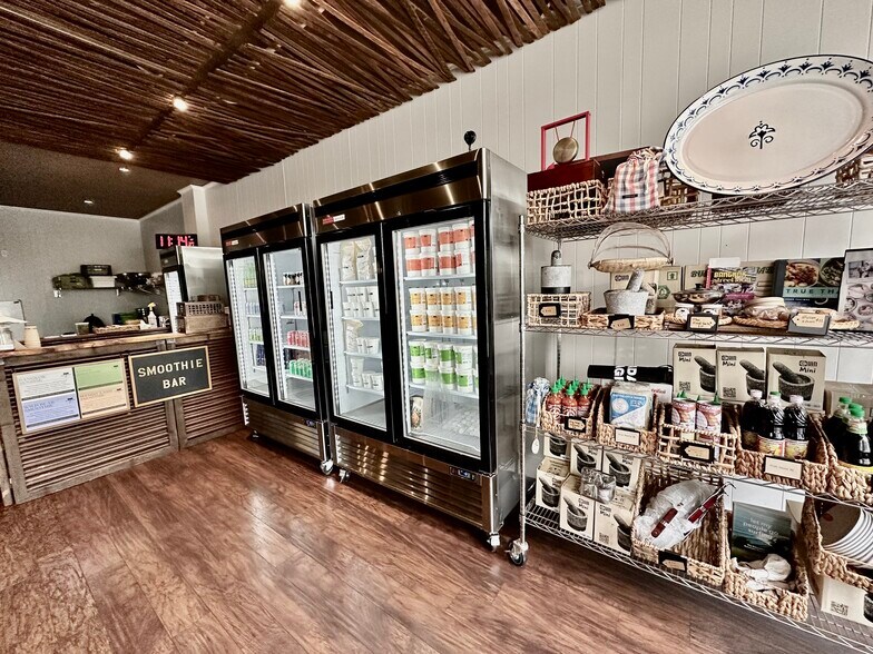 More Photos Of 3 Strickland Rd, Cos Cob Freestanding For Lease