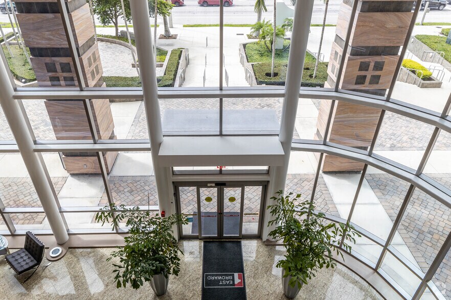 More Photos Of 1 E Broward Blvd, Fort Lauderdale Office For Lease
