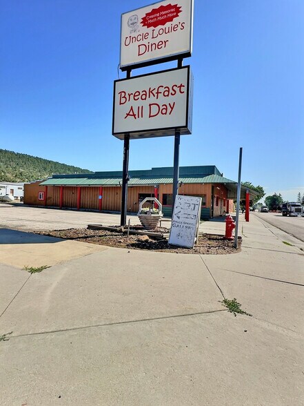 More Photos Of 203 E Cleveland St, Sundance Storefront Retail Office For Sale