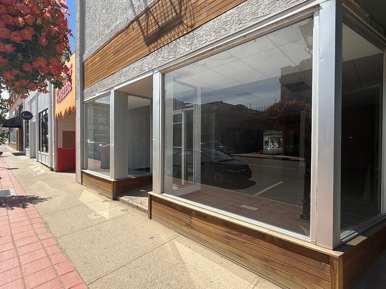 More Photos Of 622 3 St SE, Medicine Hat General Retail For Lease