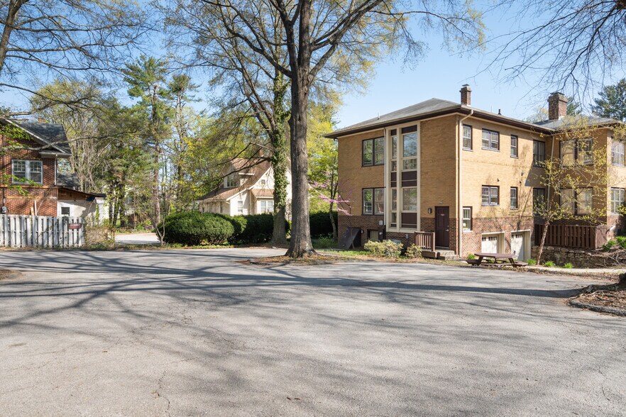 More Photos Of 614 S Main St, Blacksburg Medical For Sale
