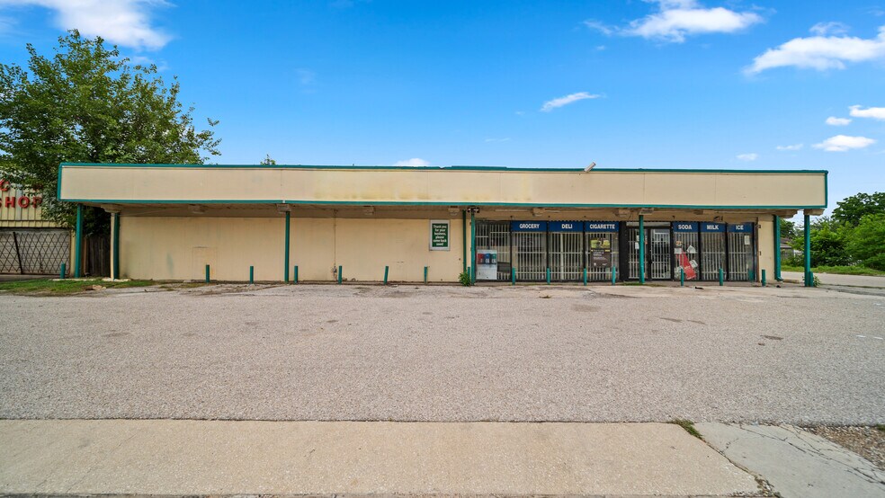 More Photos Of 643 Aldine Mail Route Rd, Houston General Retail For Sale