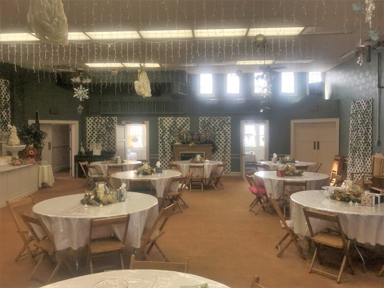 More Photos Of 329 E Moody Ave, New Castle Religious Facility For Sale