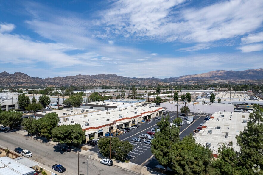 More Photos Of 21029 Itasca St, Chatsworth Warehouse For Lease