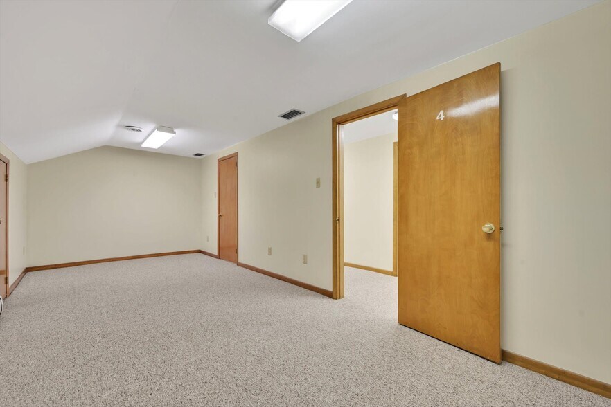 More Photos Of 780 Claremont Ave, Tamaqua Office For Sale