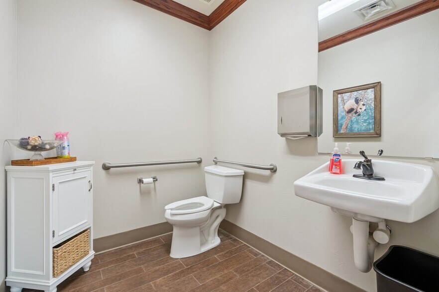 More Photos Of 525 S Jardot Rd, Stillwater Office Residential For Sale