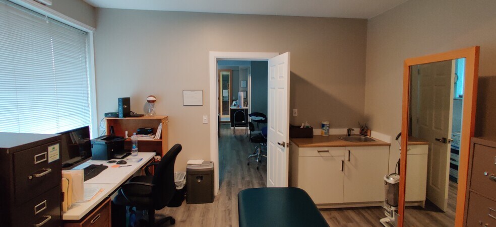 More Photos Of 18021-18023 15th Ave NE, Shoreline Office For Sale