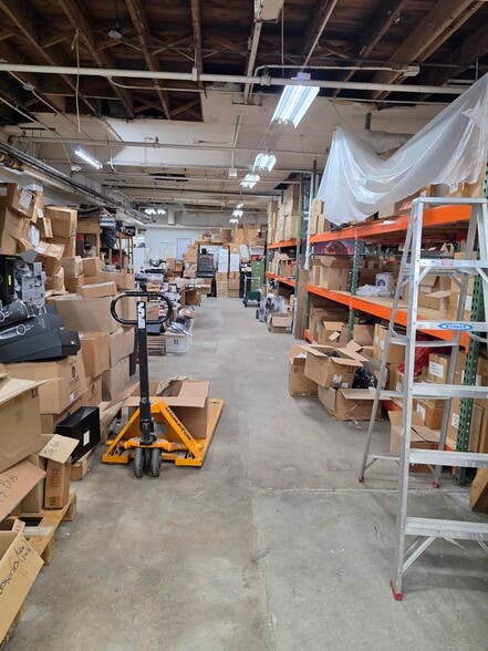 More Photos Of 8040 Ridgeway Ave, Skokie Warehouse For Sale
