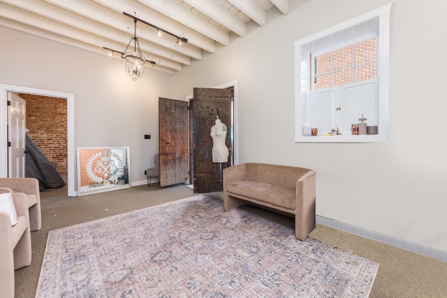 More Photos Of 1011 Charles St, Fredericksburg Loft Creative Space For Lease