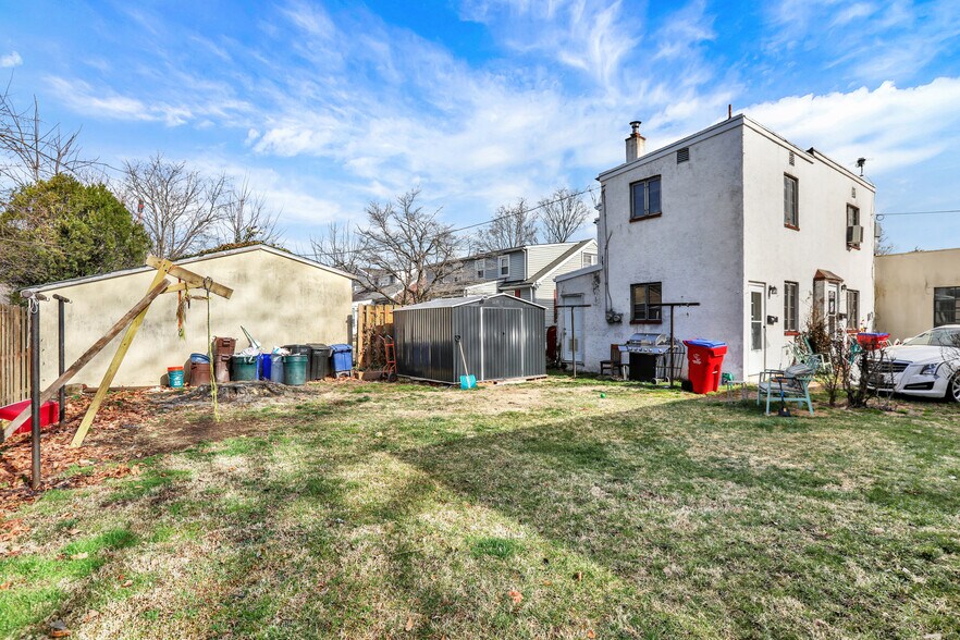 More Photos Of 2267 E Farragut Ave, Bristol Multifamily For Sale