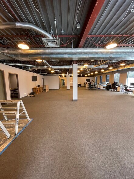 More Photos Of 1324 36th Ave NE, Calgary Warehouse For Sale