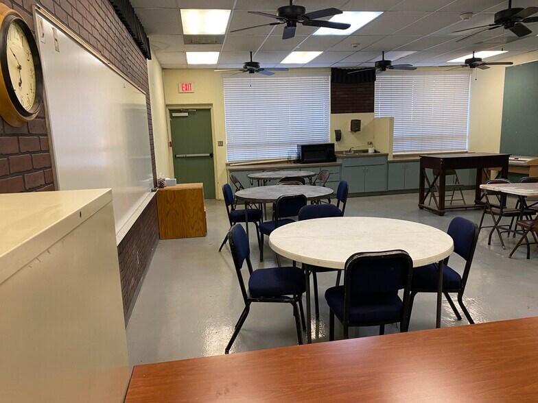 More Photos Of 630 W 17th Pl, Tempe Schools For Lease