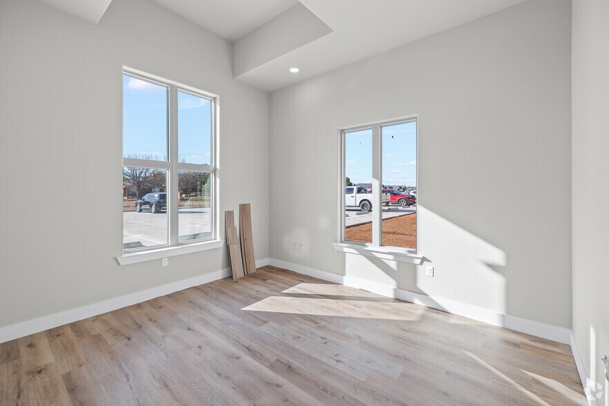 More Photos Of 5512 114th St, Lubbock Office For Sale