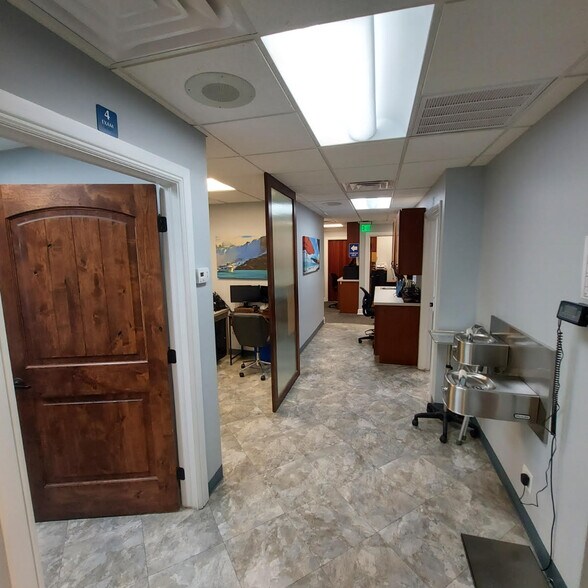 More Photos Of 6112-6122 E 61st St, Tulsa Medical For Sale